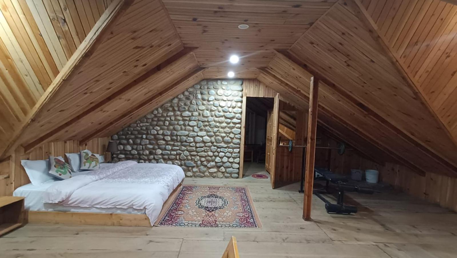 Ishan Log Huts-A Boutique Home Stay Banjār 外观 照片