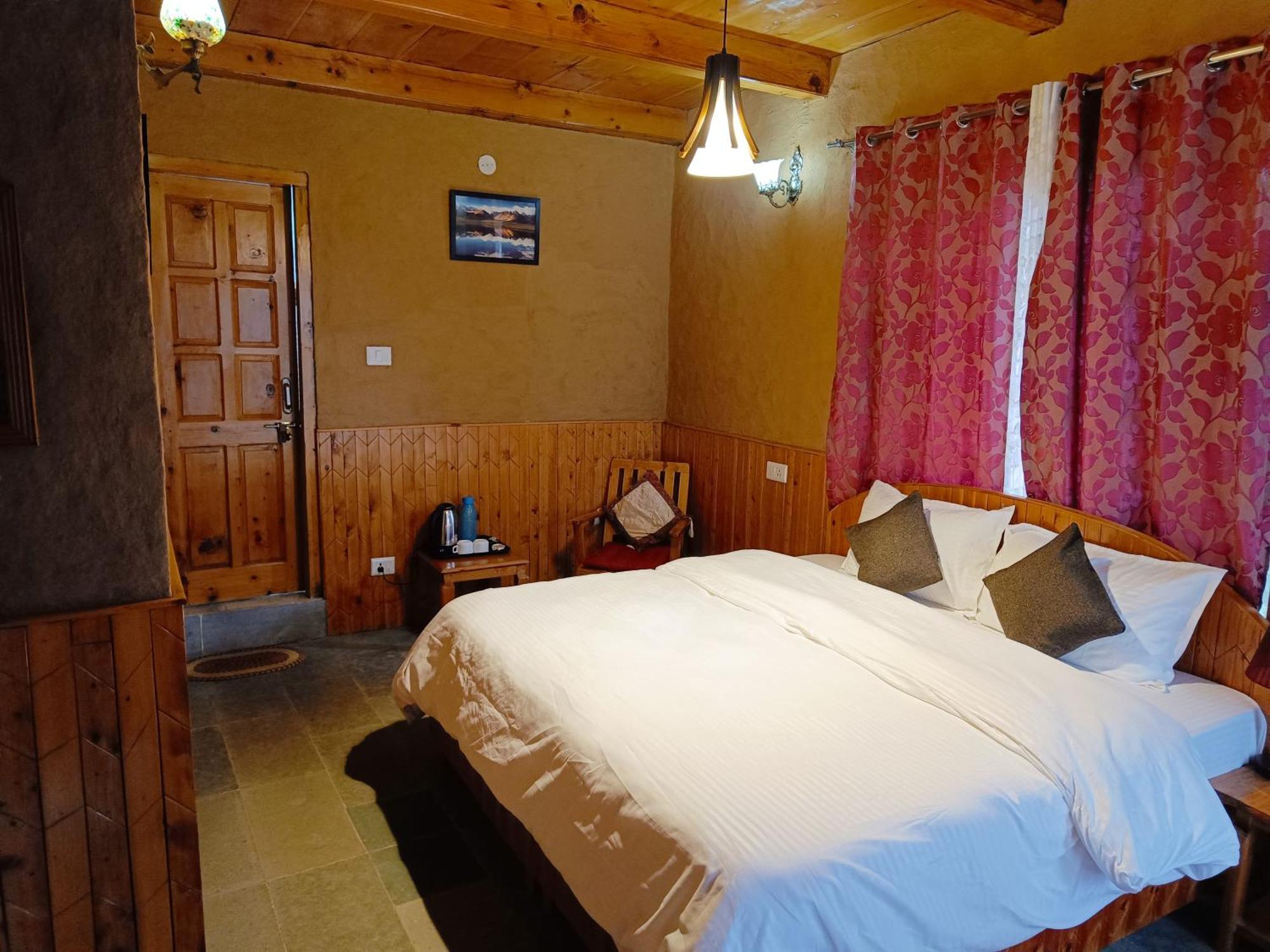 Ishan Log Huts-A Boutique Home Stay Banjār 外观 照片