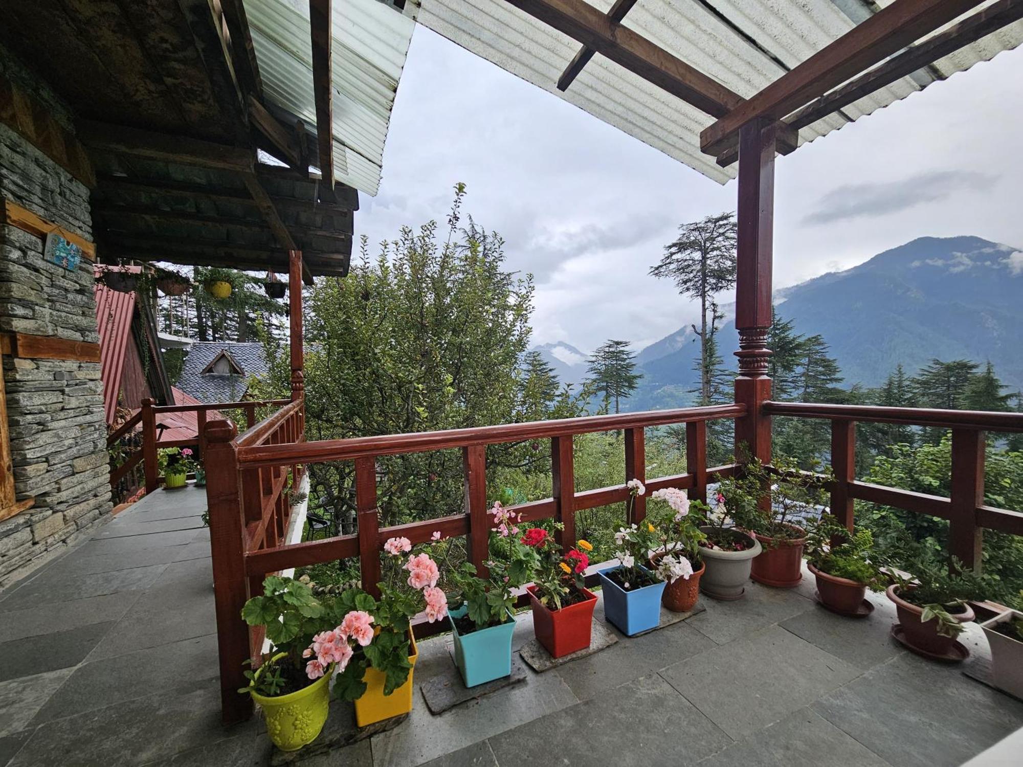 Ishan Log Huts-A Boutique Home Stay Banjār 外观 照片